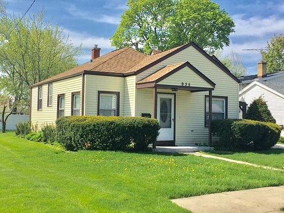 3rd image of 935 N Golf Cul De Sac St