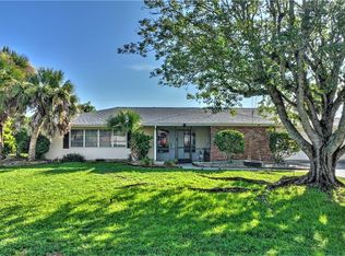 1606 Country Club Pkwy, Lehigh Acres, FL 33936