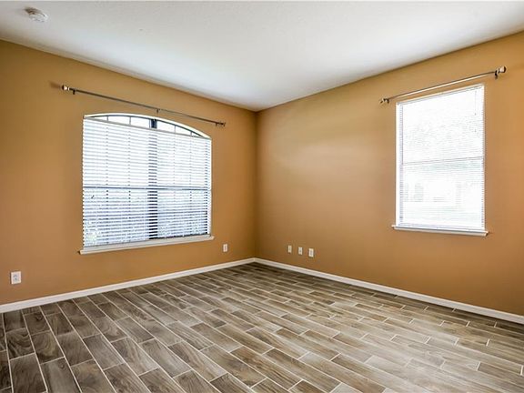 5th image of 36511 Barrington Dr