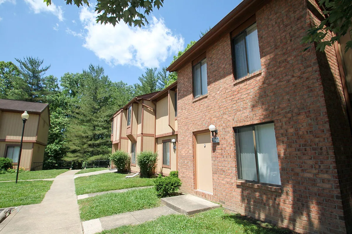 Building Photo - Forrest Bluff