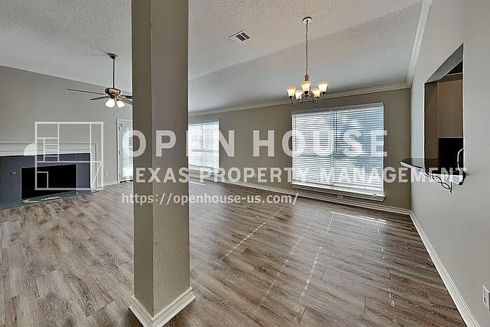 800 Stone Trail Dr — Photo 8
