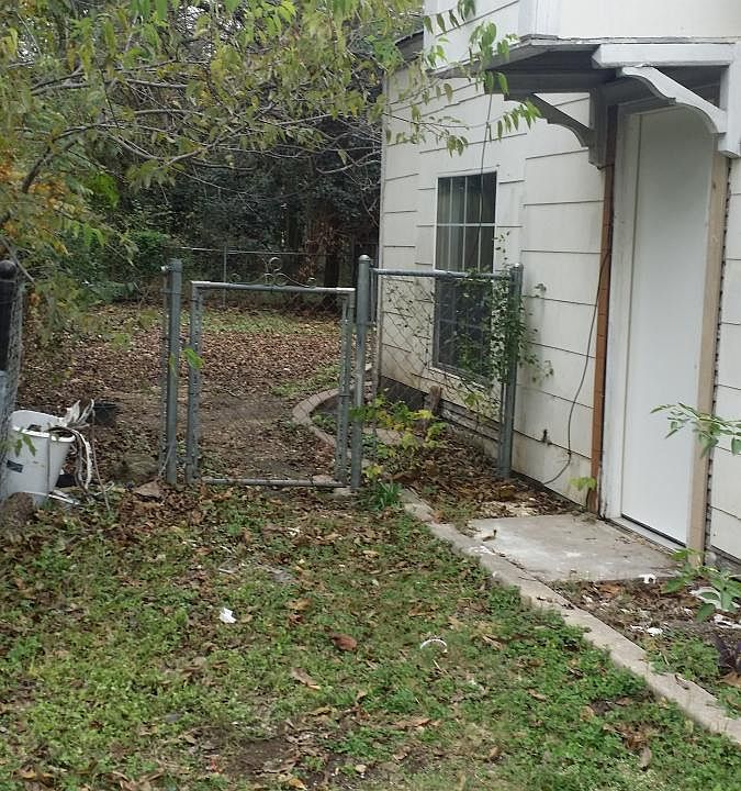 2nd image of 908 N 2nd St