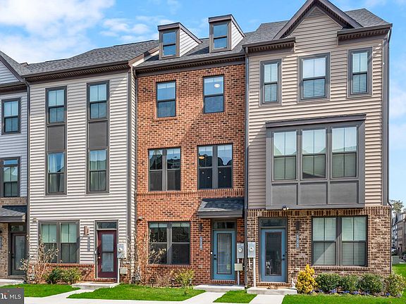 2nd image of 528 Levanna Lane Gln