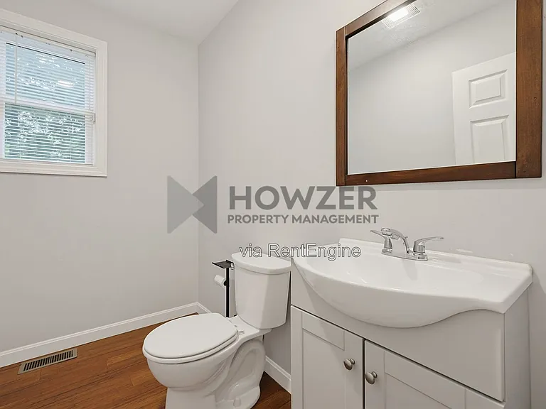 4 Johnson St #B — Photo 6