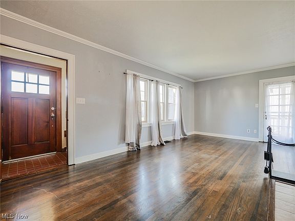 5th image of 16401 Claire Ave