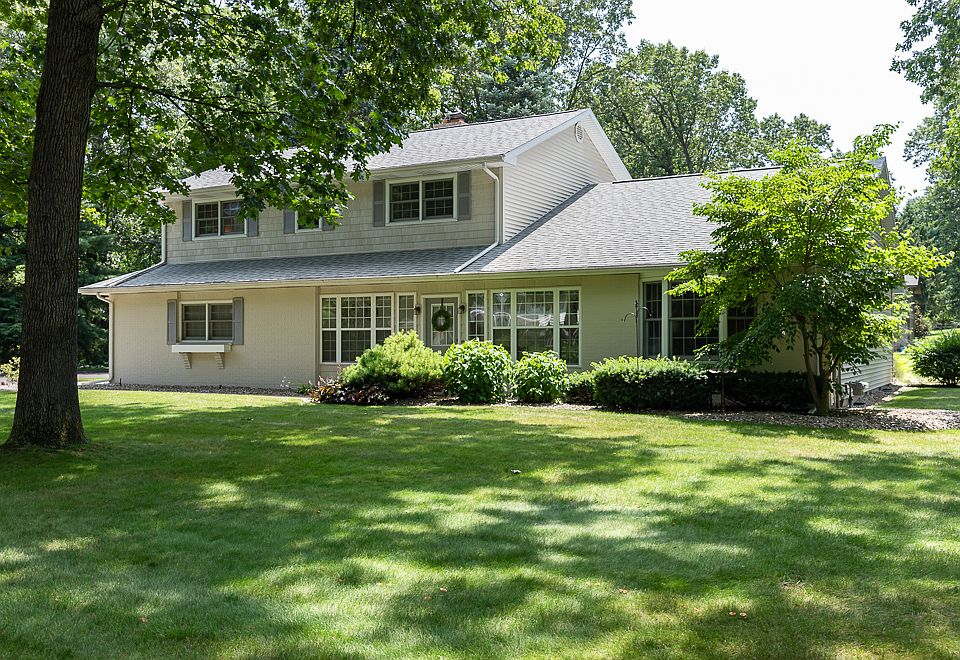 1st image of 5257 Whippoorwill Dr