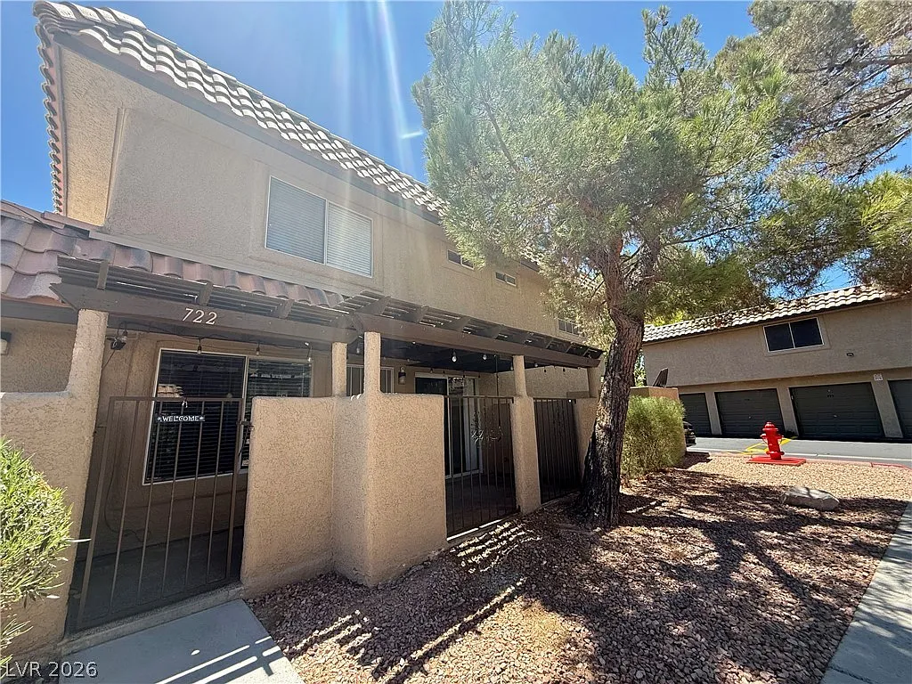1 bed, 2.0 bath, 840 sqft, $1,650 — Photo 3