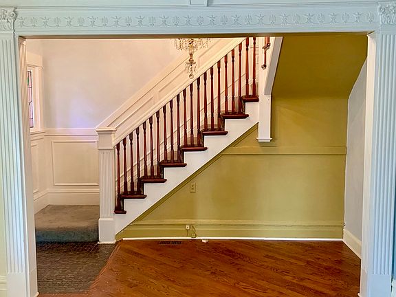 3rd image of 418 Thomas Ave