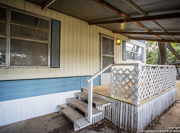 3rd image of 1221 Overhill St