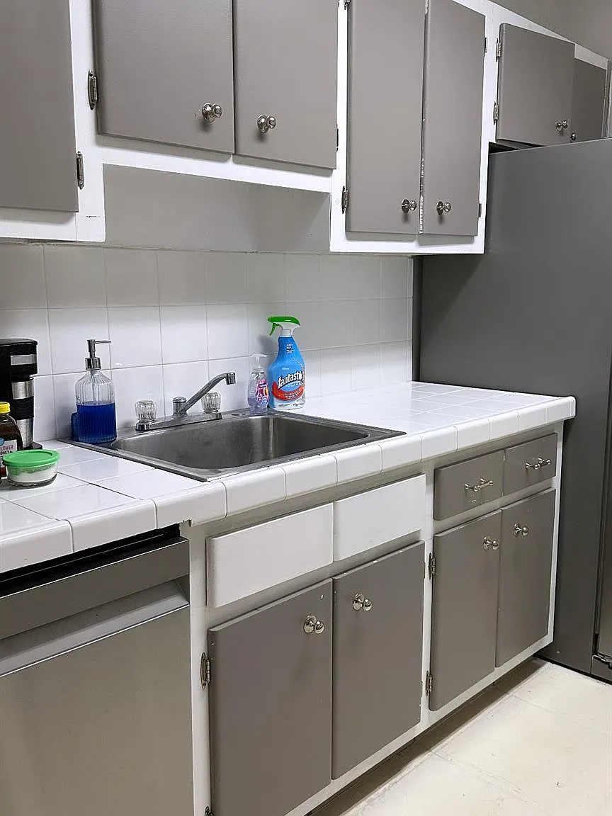 1 bed, 1.0 bath, 900 sqft, $3,200 — Photo 4