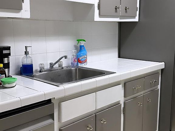 4th image of 100 Lincoln Rd #411B