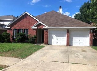 824 Norfolk Dr, Saginaw, TX 76131