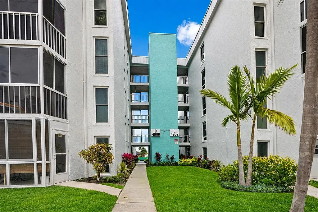 3 bed, 2.0 bath, 1500 sqft, $3,500 — Photo 4