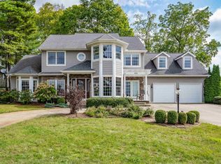 818 Chapman Lake Dr, Warsaw, IN 46582