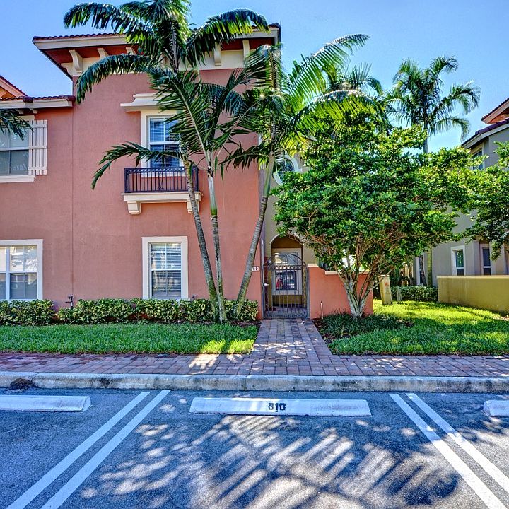 1st image of 282 Lake Monterey Cir