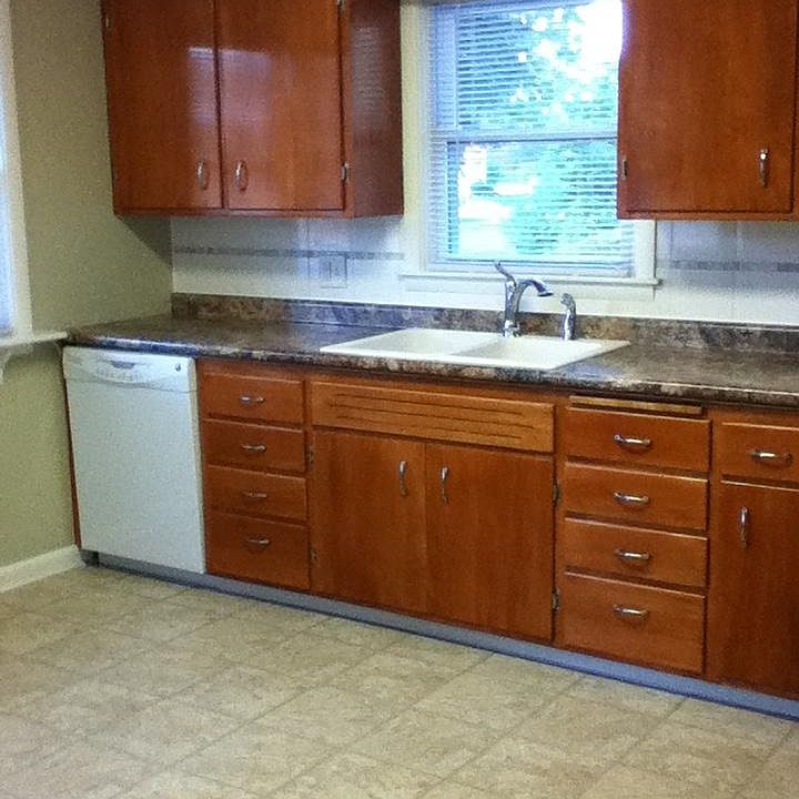 1st image of 202 E 14th St #1