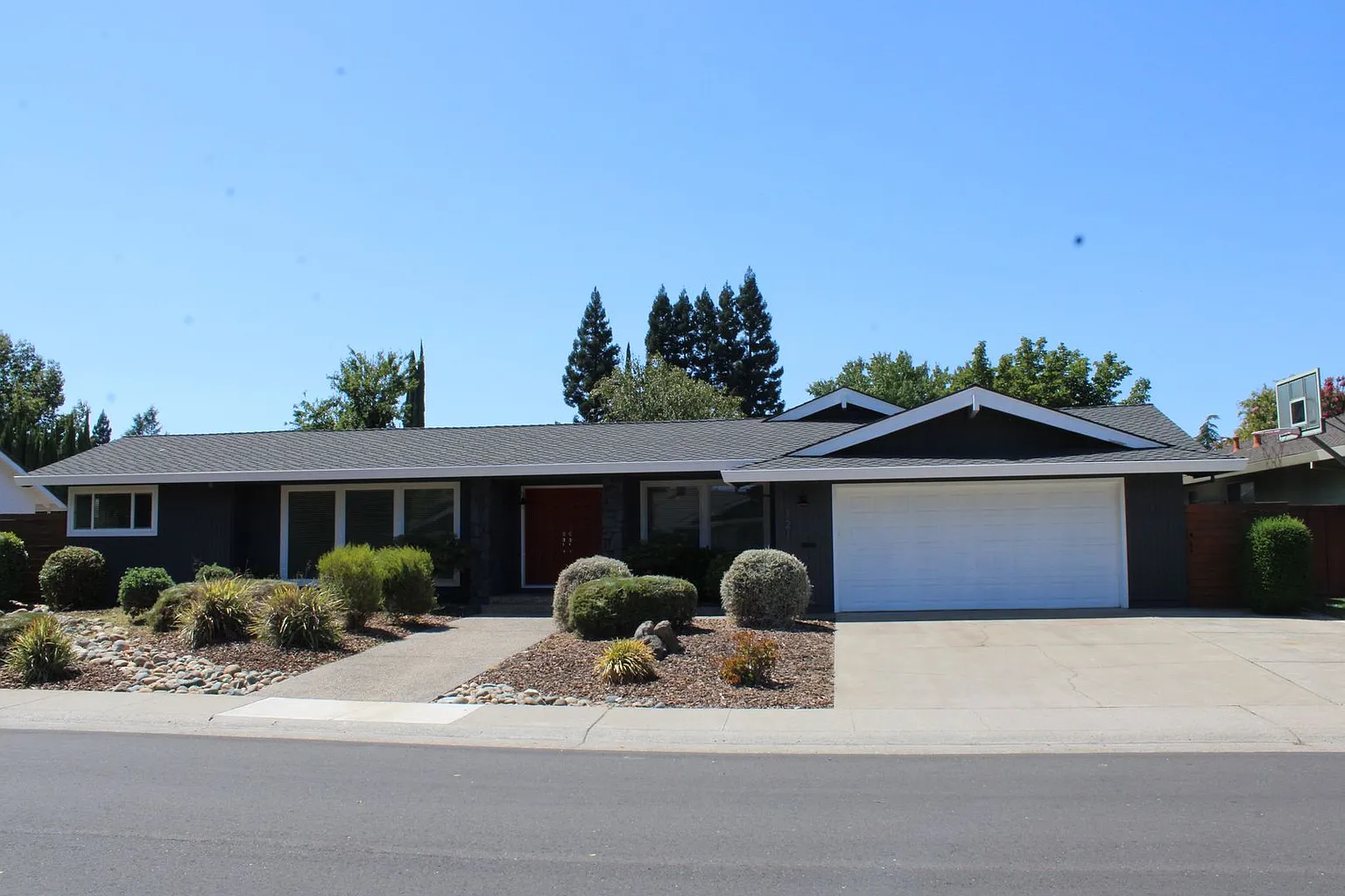121 Westcott Way photo 1