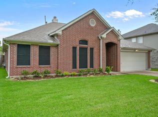 5010 Parkcrest Dr, La Porte, TX 77571
