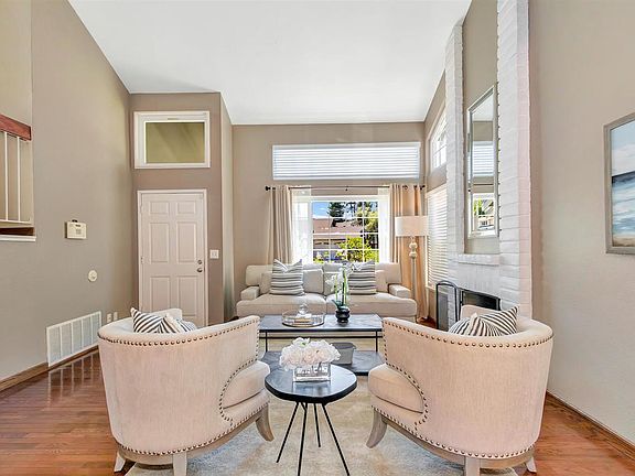 5th image of 1047 Village Oaks Dr