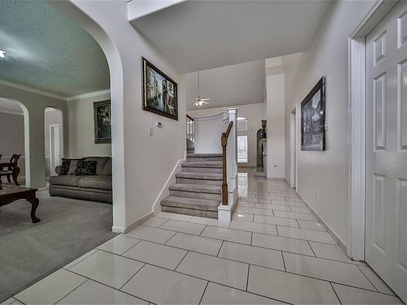 3rd image of 2914 Tara Gables Ct