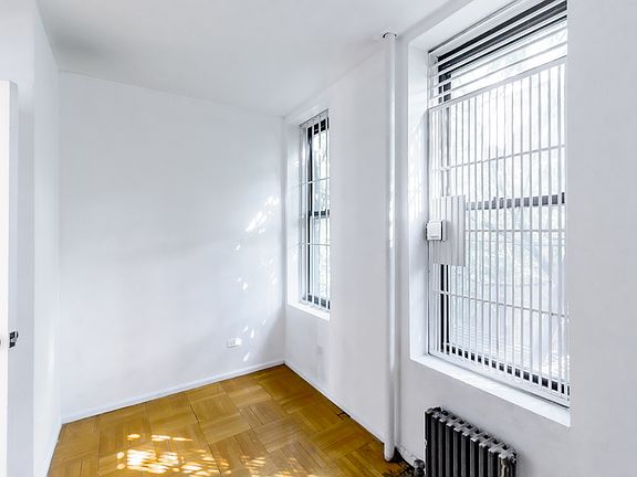 5th image of 366 W 52nd St #4C1