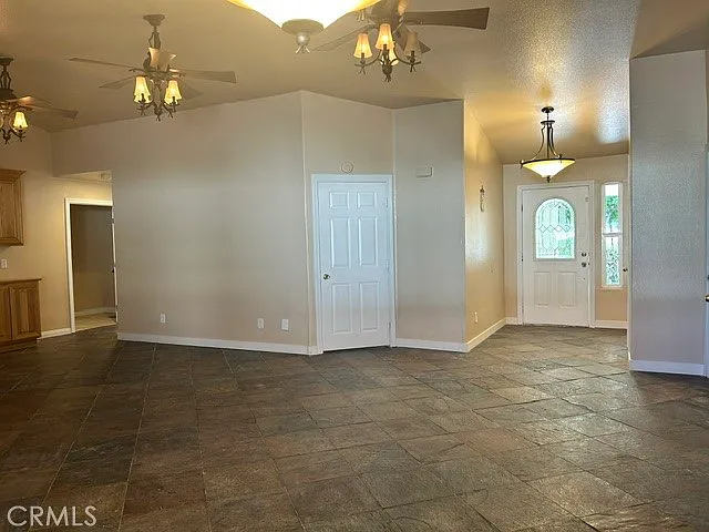 4 bed, 2.5 bath, 2458 sqft, $3,300 — Photo 3