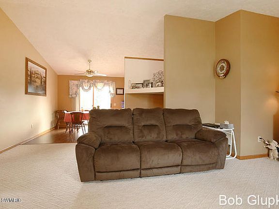 5th image of 11476 Hunters Meadow Dr