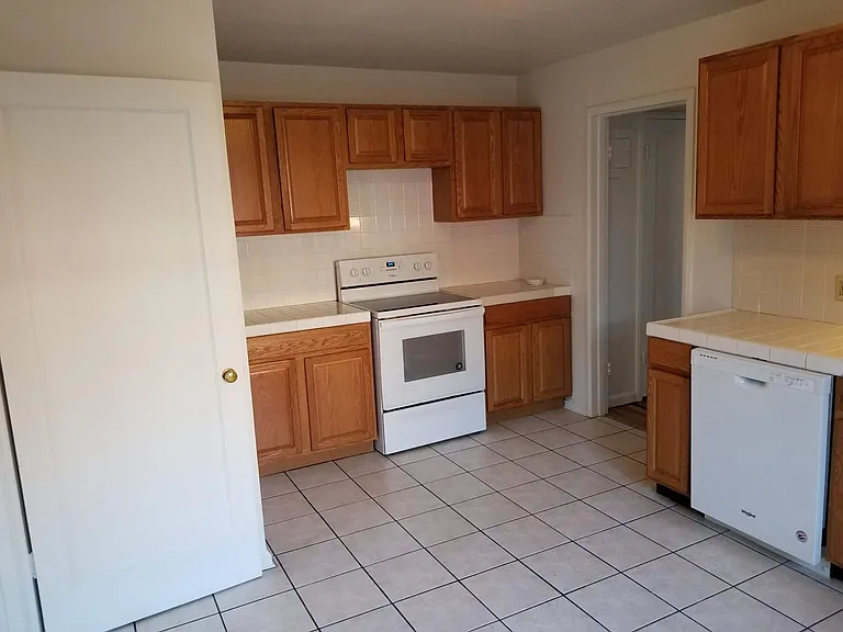 788 East 5th Avenue — Photo 15
