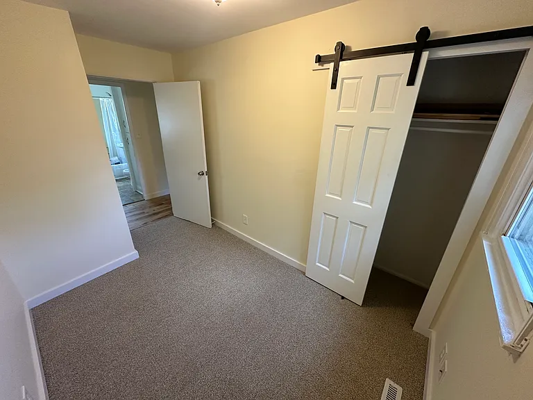 321 W Ainsworth Blvd — Photo 5