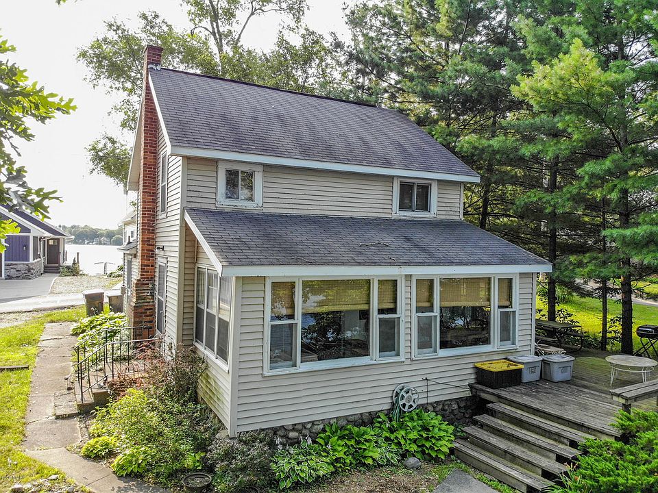 11000 Long Point Drive-201