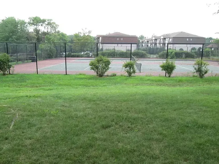 412 Green Hollow Dr — Photo 23
