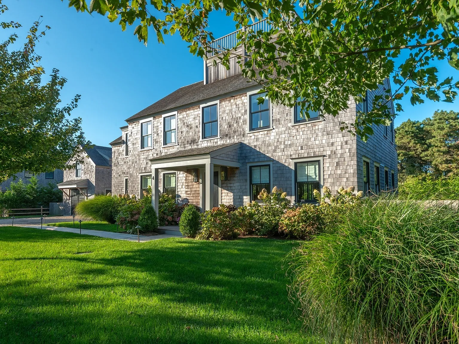 6 bed, 8.0 bath, 4228 sqft, $30,000 — Photo 1