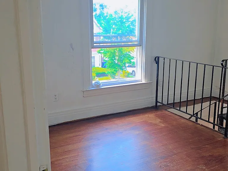 414 Douglas St — Photo 6