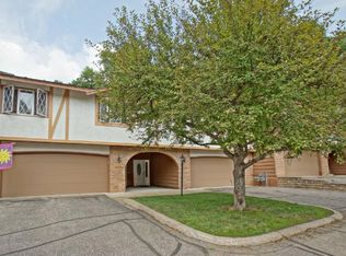 6945 Edenvale Blvd, Eden Prairie, MN 55346