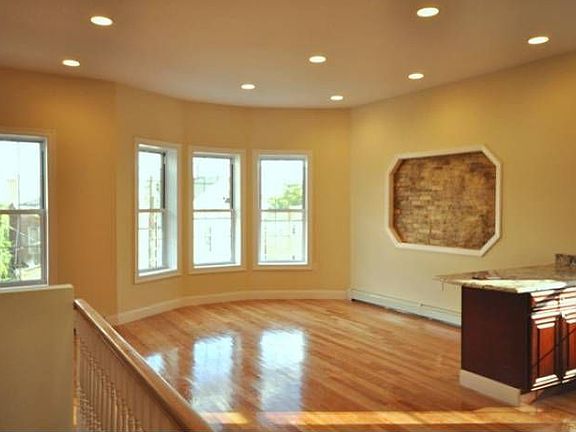 Belly Window Living Area