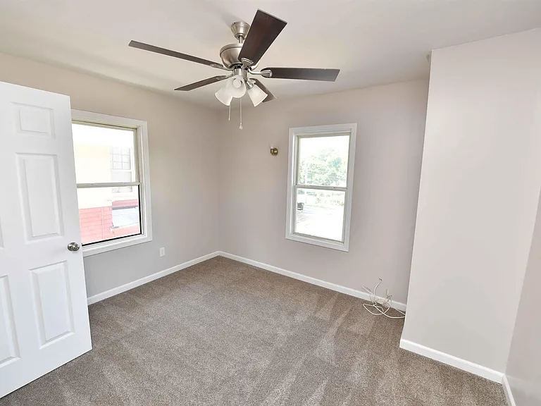 1027 N University St — Photo 37