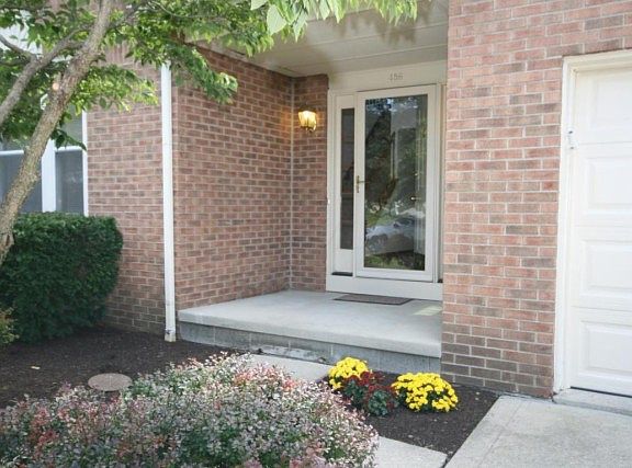 4th image of 456 Howland Dr