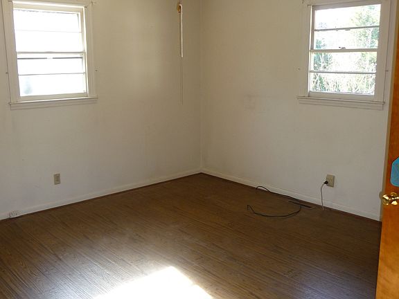 bedrooms with ceiling fans