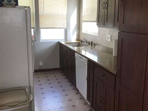 5th image of 726 Ashland Ave