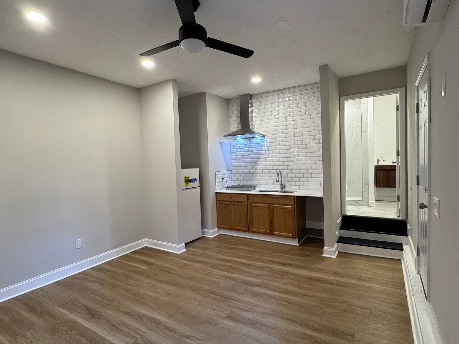 1224 Hollytree Ct — Photo 1