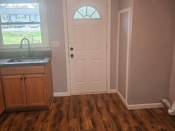 4th image of 319 Willow Run Dr #319