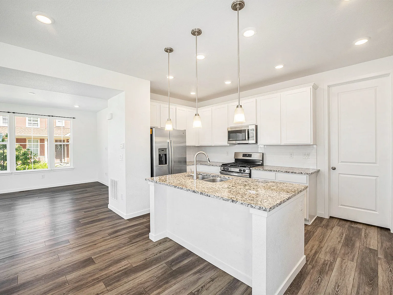 4 bed, 1835 sqft, $3,050 — Photo 4