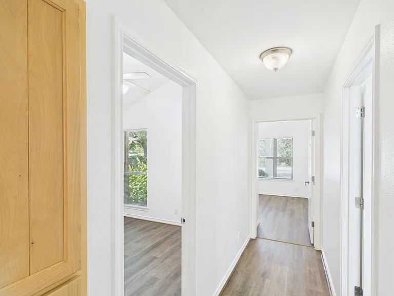 1721 Cherrywood Dr — Photo 20