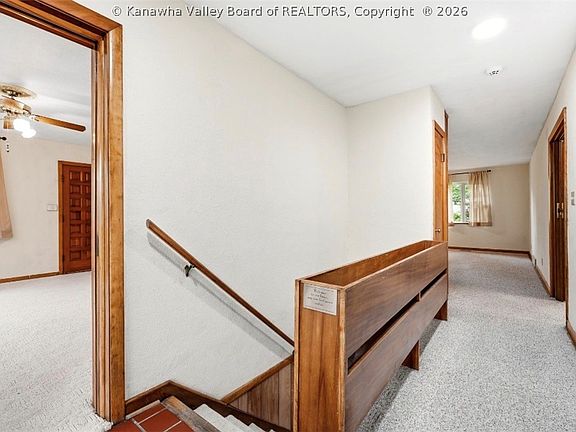 4th image of 893 Poplar Rd