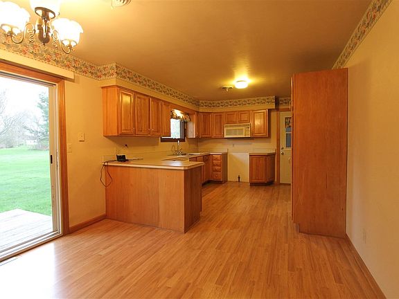 5th image of 504 Waneta Dr