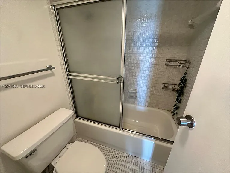 100 Bayview Dr #911 — Photo 7