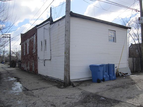 3rd image of 1612 S Kedvale Ave