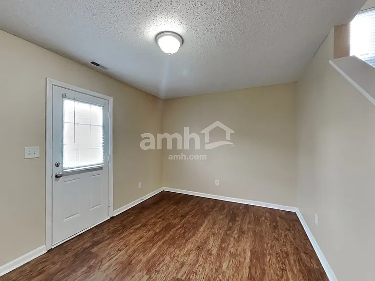 9772 Trail Dr — Photo 5