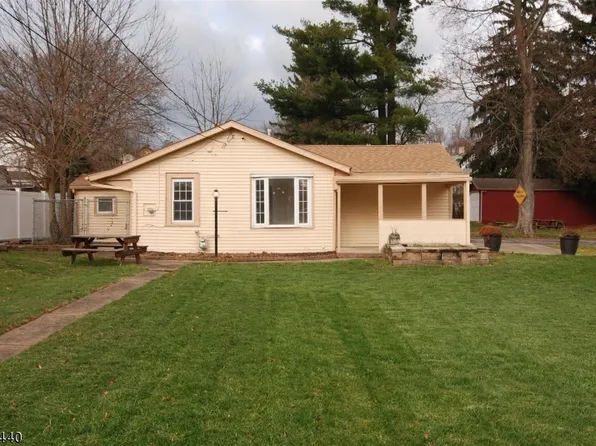 68 W Johnston St, Washington Boro, NJ 07882