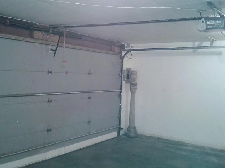 1411 Farrington St #B — Photo 8